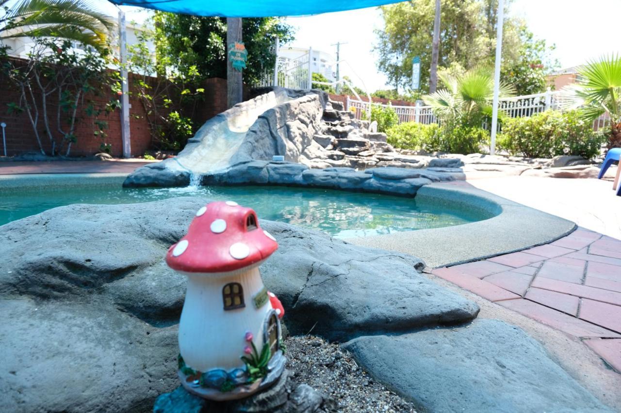 דה אינטרנס Sapphire Palms Motel מראה חיצוני תמונה