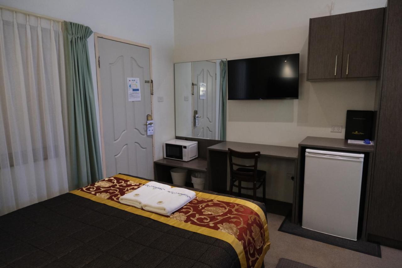 דה אינטרנס Sapphire Palms Motel מראה חיצוני תמונה