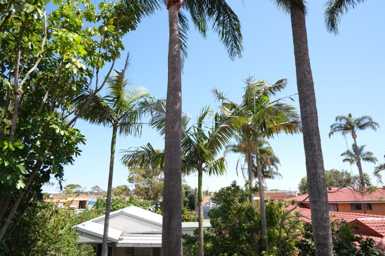 דה אינטרנס Sapphire Palms Motel מראה חיצוני תמונה