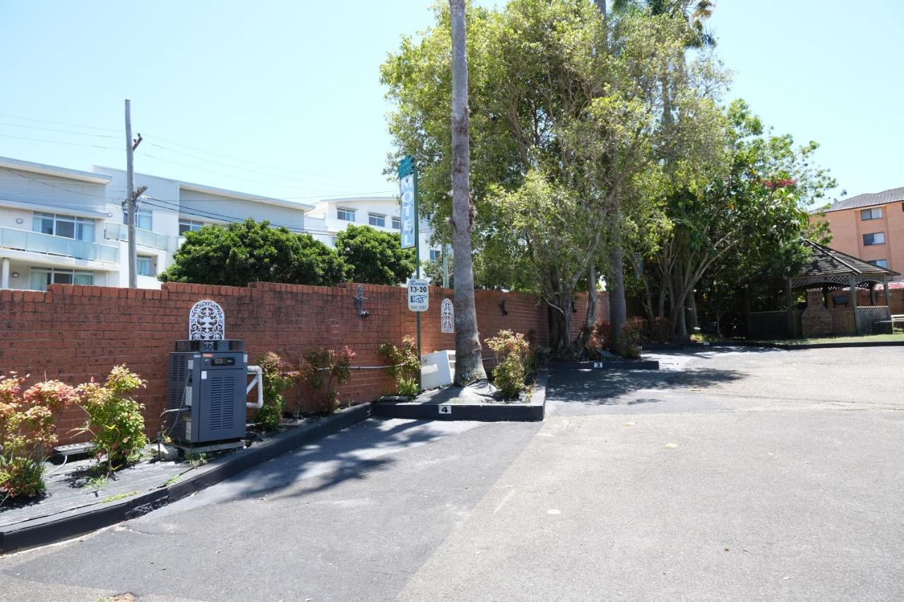 דה אינטרנס Sapphire Palms Motel מראה חיצוני תמונה