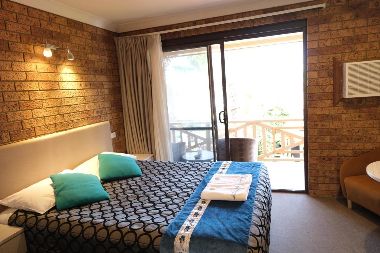 דה אינטרנס Sapphire Palms Motel מראה חיצוני תמונה
