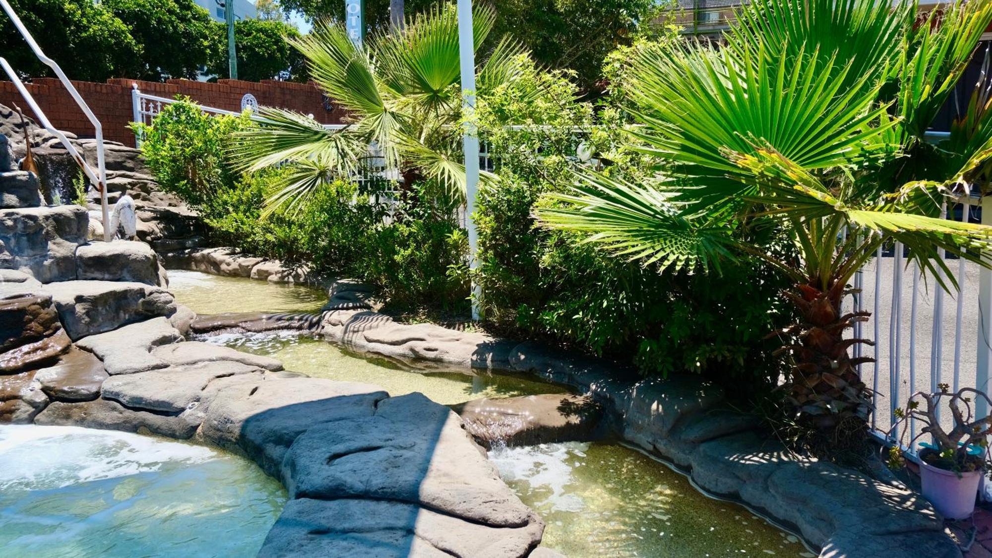 דה אינטרנס Sapphire Palms Motel מראה חיצוני תמונה